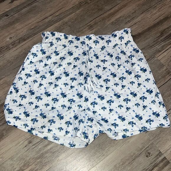 Shein shorts  - Picture 1 of 2
